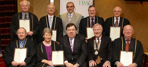 An Taoiseach presents Fellowships to HMI Members