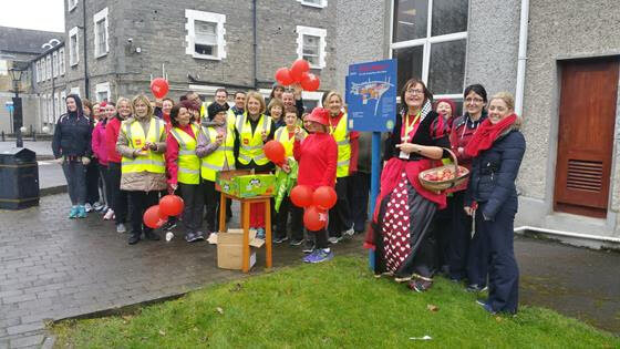 Staff of Our Lady’s Hospital, Navan, took part in the Love Life Love Walking Event, a collaboration between the HSE, Healthy Ireland and Operation Transformation. The walk was on the newly revised Slí na Sláinte around the hospital site.